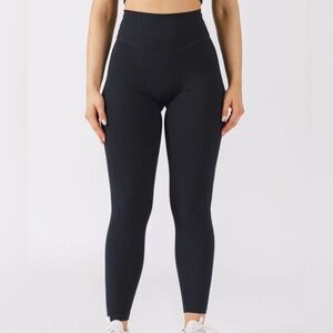 SOLD OUT ONLINE!! Paragon ultra lux curve contour sculpt seam leggings black